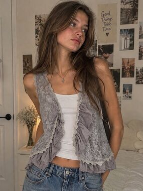 Pussycat London Gray Lace Ruffle Open Front Layering Vest Size S